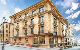 Deluxe Newport Hotel - Old City